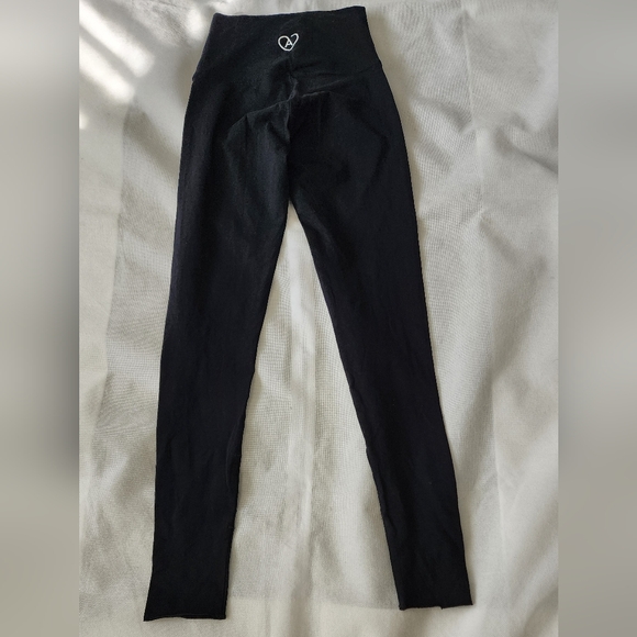 Aritzia Thin Pants Size XS - Picture 2 of 8